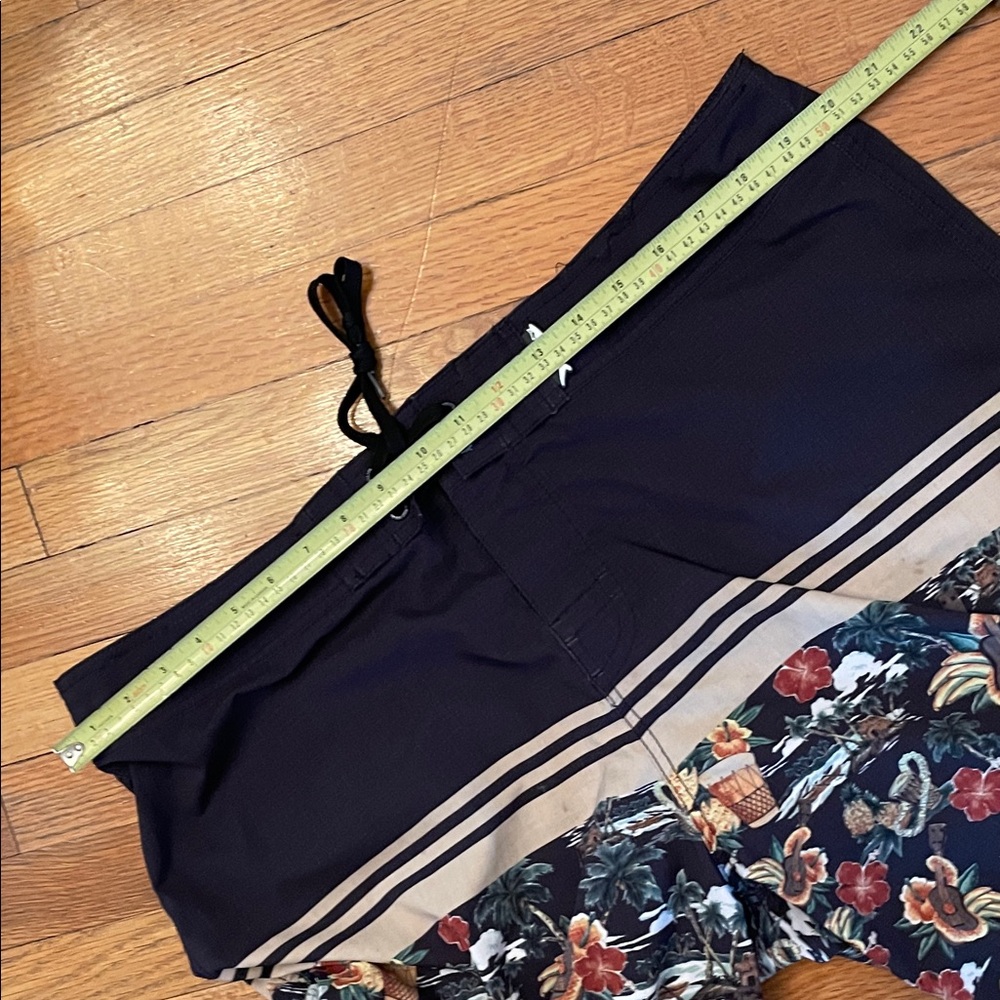 MAUI AND SONS Y2K Retro Black Tropical Print Men's Summer Holiday Swim Trunks - Picture 13 of 15